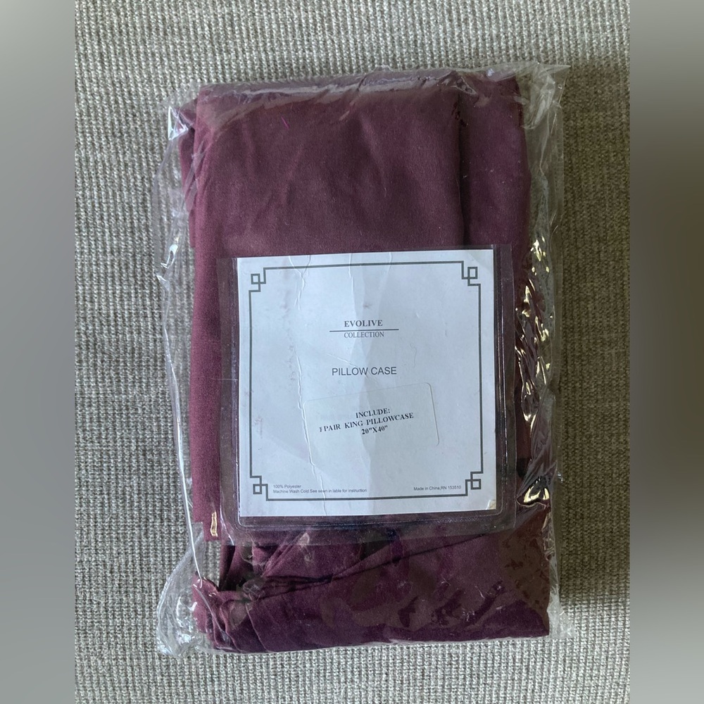 NEW Set of 2 EVOLIVE Ultrasoft Brushed Microfiber King 20”x40” Pillowcases- Wine